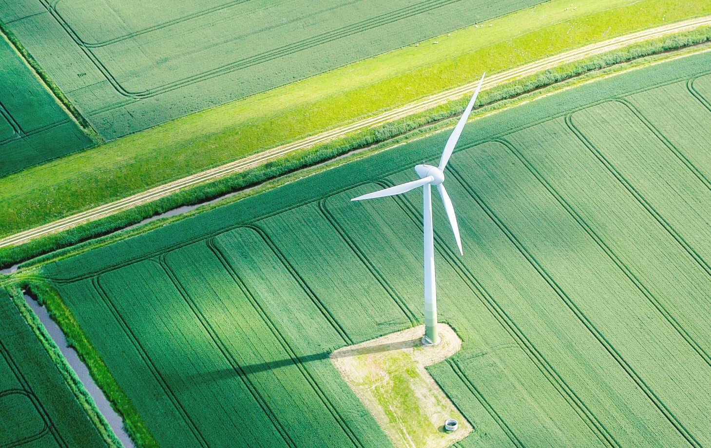 Explore the impact of ESG regulations while learning how technology platforms like e2open are transforming supply chain management through transparency.