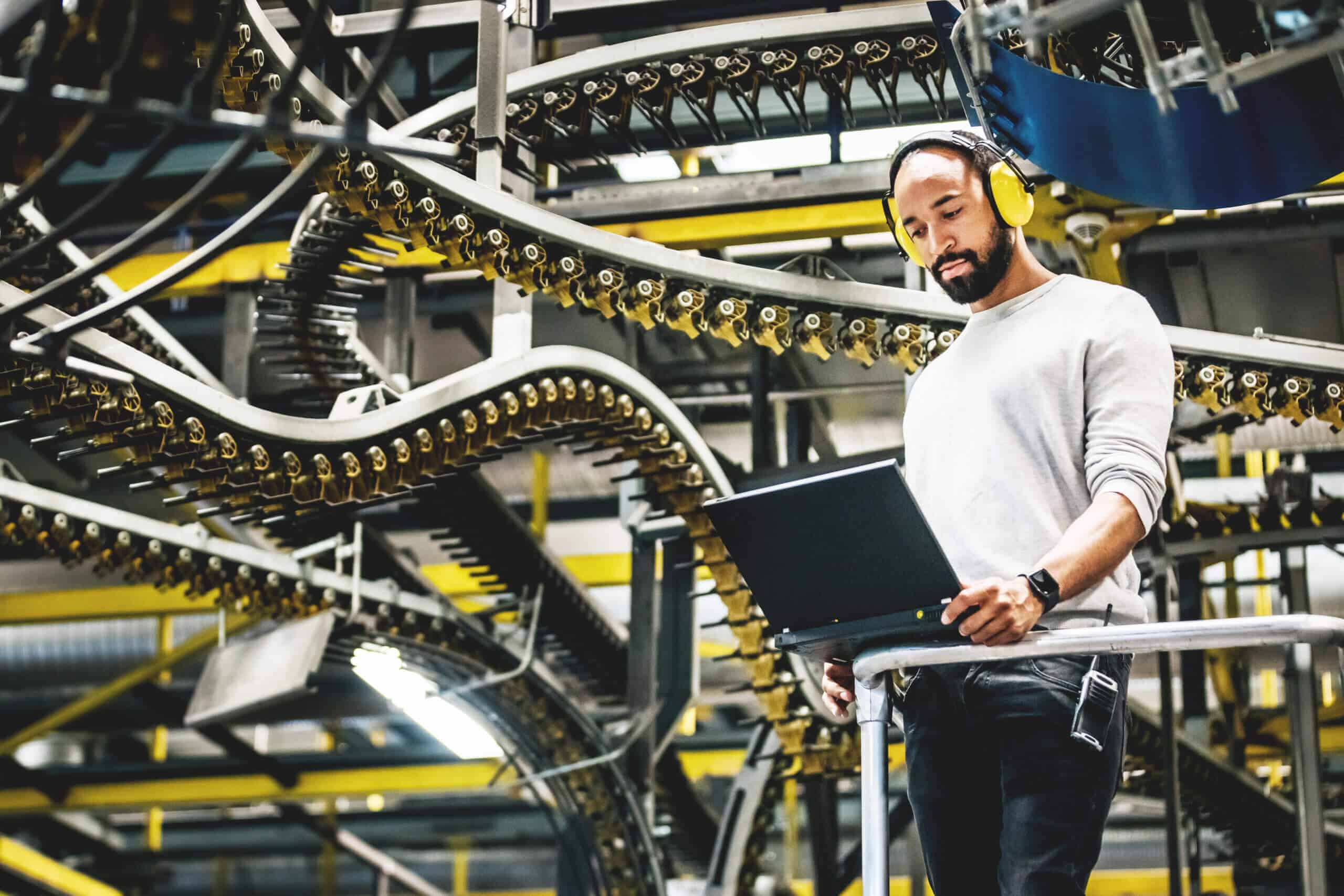 Outsourced manufacturing can have cost-savings, but present unique challenges. Discover how e2open's solutions help manufacturers gain back more visibility, quality, and control. 